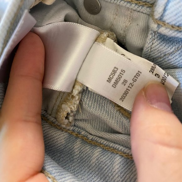 Madewell The Momjean Harman Wash High Rise Raw Hem Light Blue Distressed 28 - Picture 9 of 10